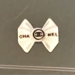Nail accessories bow tie logo white